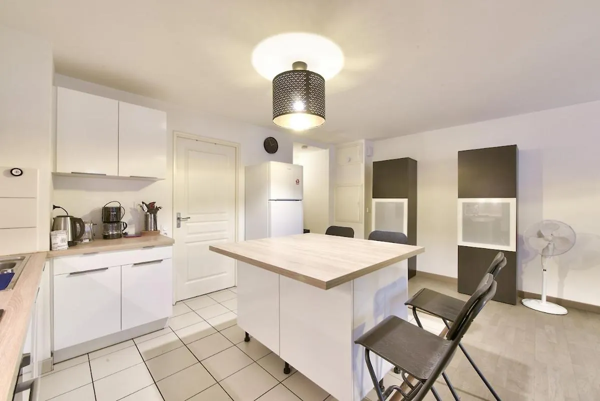 Modern 2 Bedroom Flat Near Vieux Port Marseille