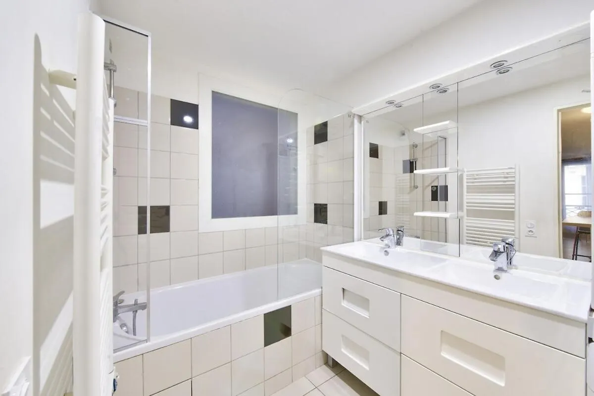 Modern 2 Bedroom Flat Near Vieux Port Marseille